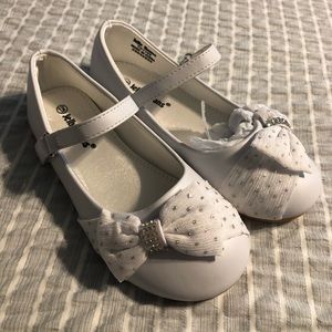 Jellybeans white dress shoes
